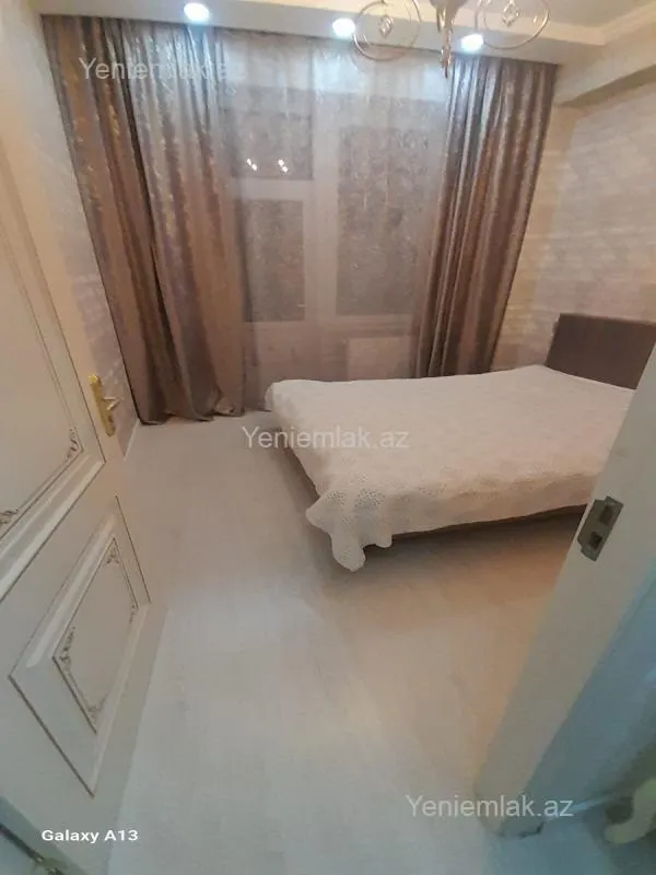 Satılır 3 otaqlı yeni tikili 75 m²