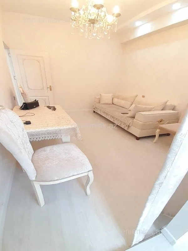 Satılır 3 otaqlı yeni tikili 75 m²