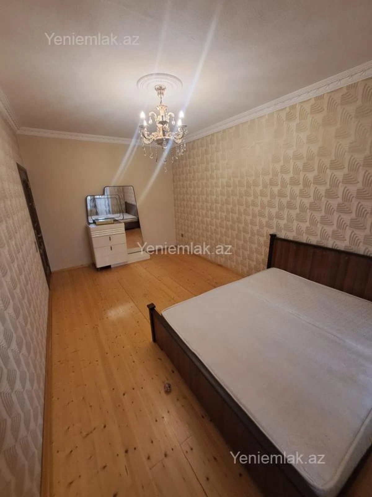 Satılır 4 otaqlı köhnə tikili 100 m²