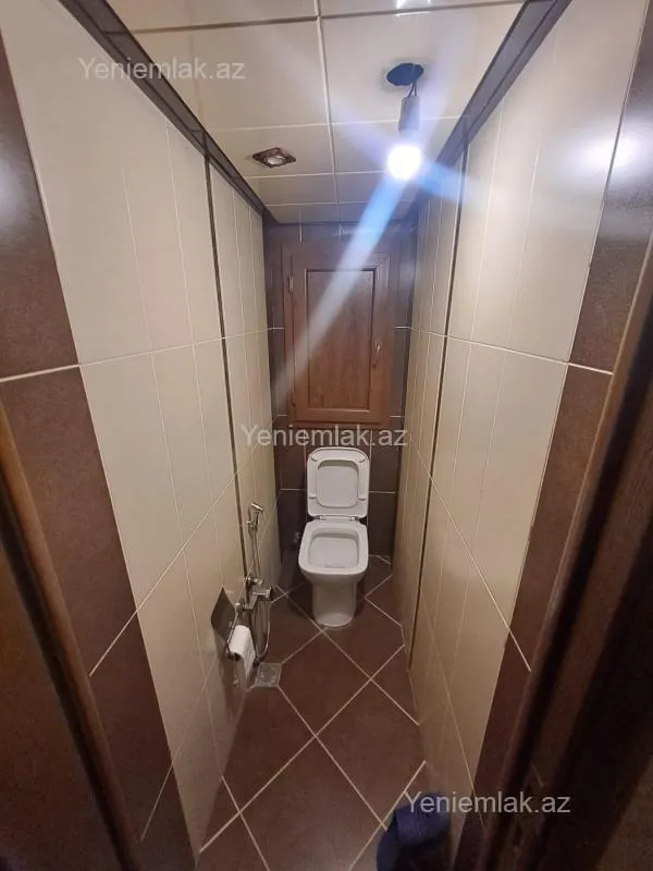 Satılır 4 otaqlı köhnə tikili 100 m²