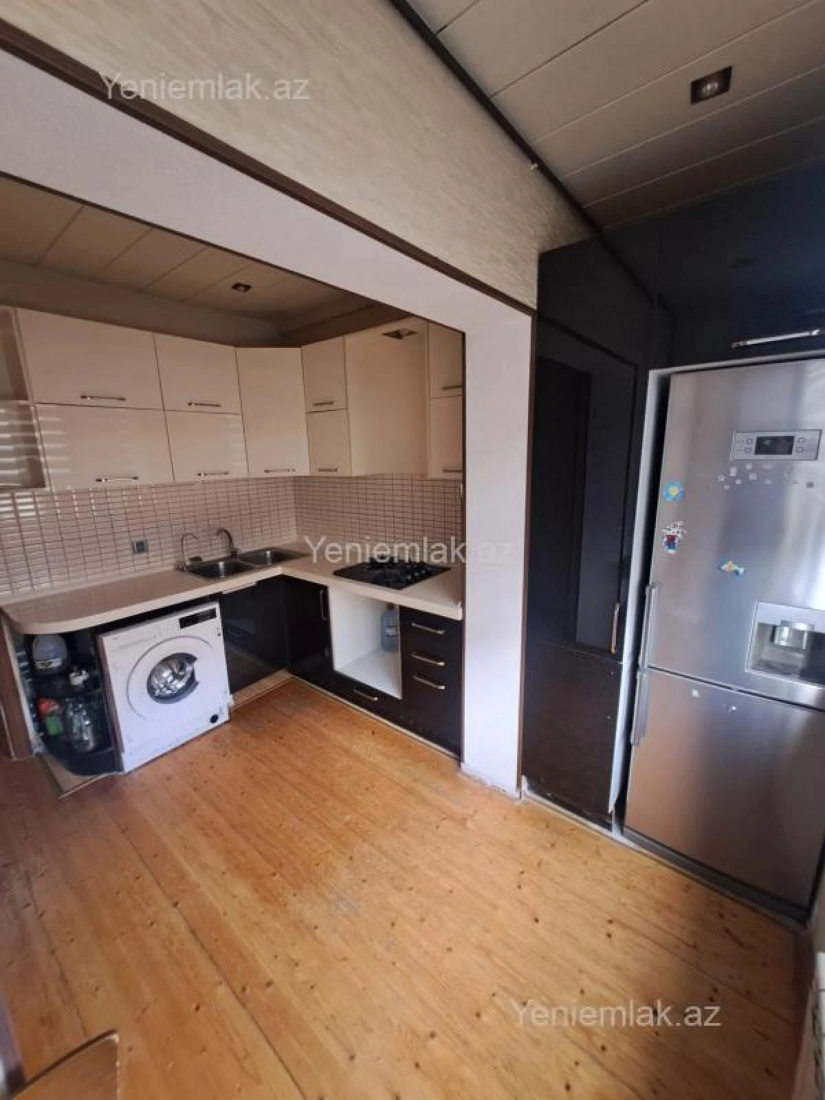 Satılır 4 otaqlı köhnə tikili 100 m²