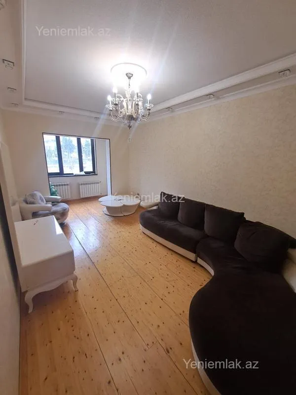 Satılır 4 otaqlı köhnə tikili 100 m²