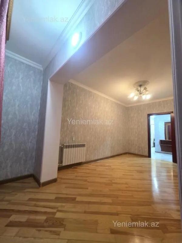Satılır 2 otaqlı köhnə tikili 70 m²
