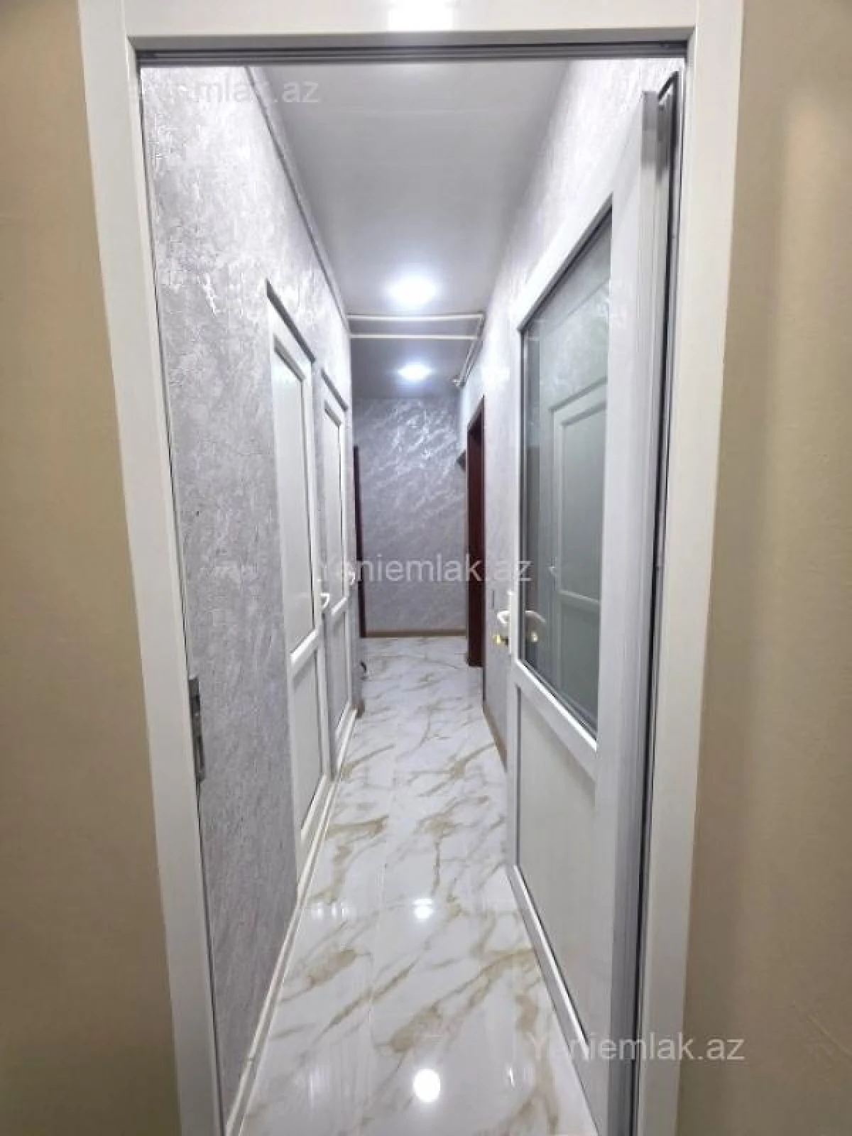 Satılır 2 otaqlı köhnə tikili 70 m²