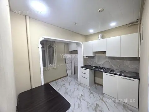 Satılır 2 otaqlı köhnə tikili 70 m²