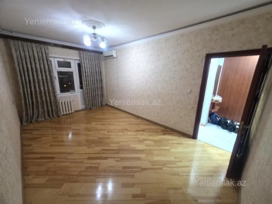 Satılır 2 otaqlı köhnə tikili 70 m²