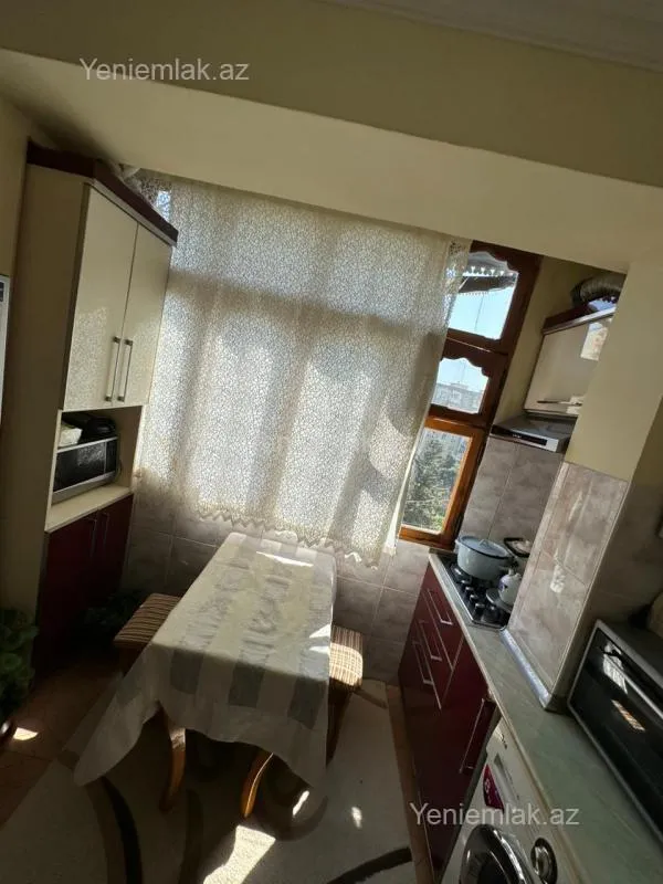 Satılır 3 otaqlı köhnə tikili 70 m²