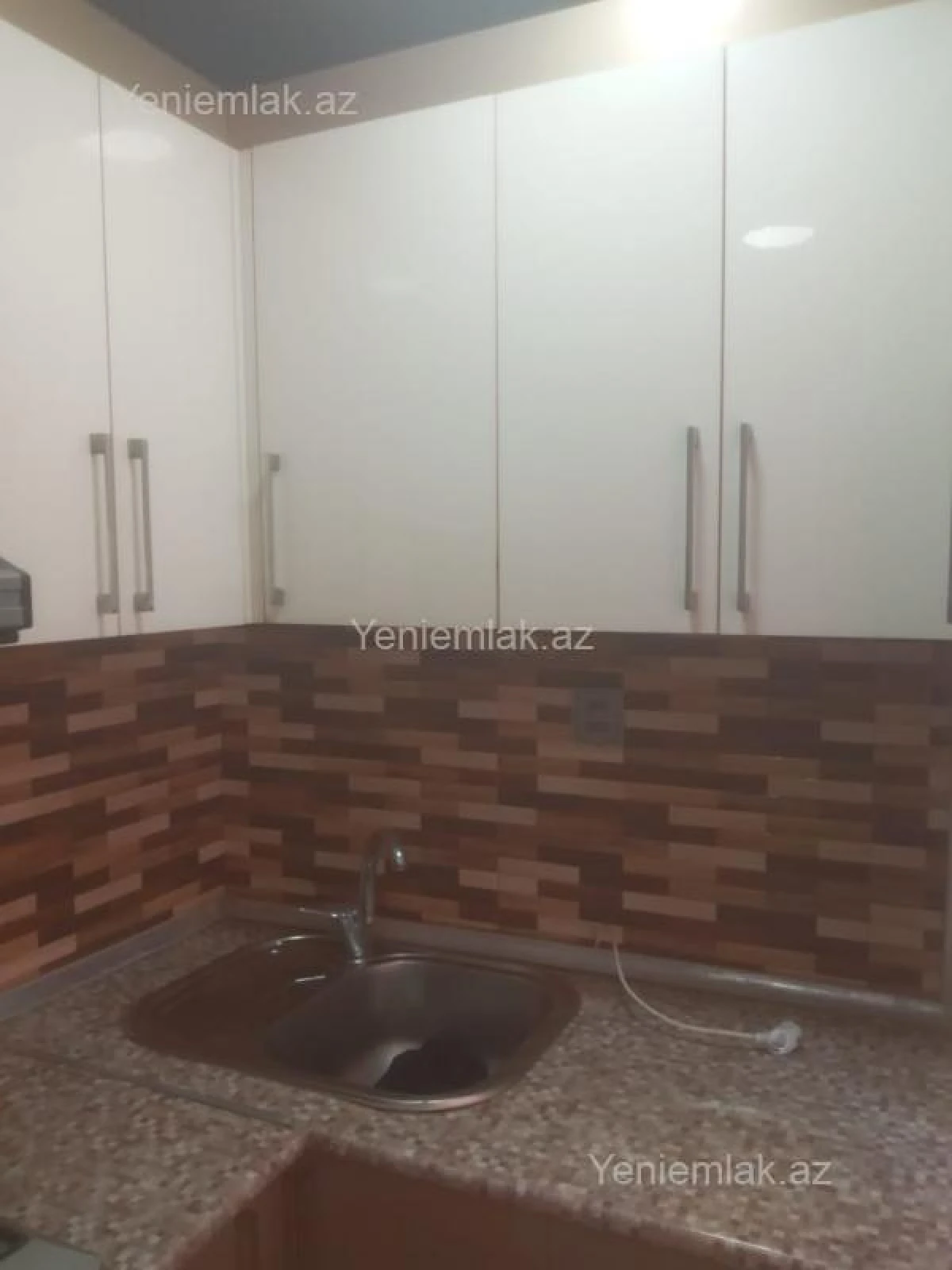 Satılır 3 otaqlı köhnə tikili 70 m²