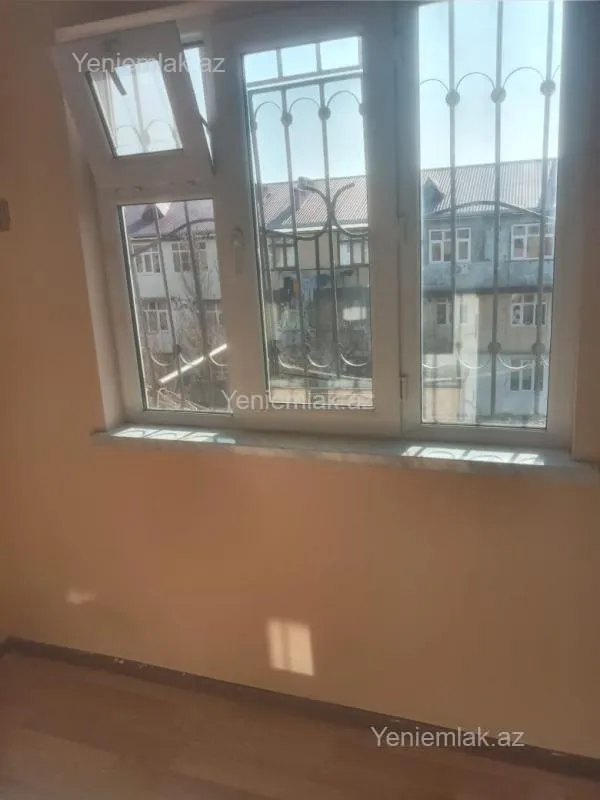 Satılır 3 otaqlı köhnə tikili 70 m²