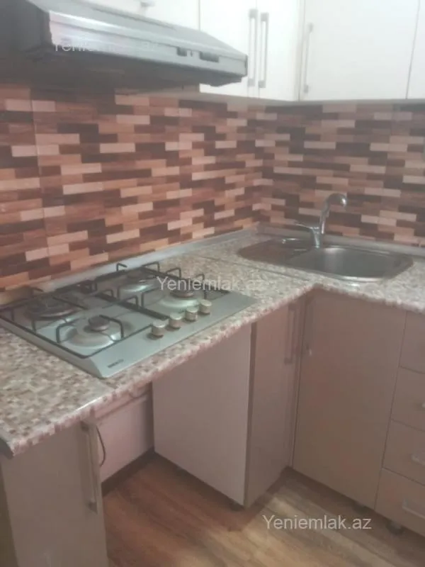 Satılır 3 otaqlı köhnə tikili 70 m²