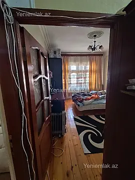 Satılır 4 otaqlı köhnə tikili 90 m²