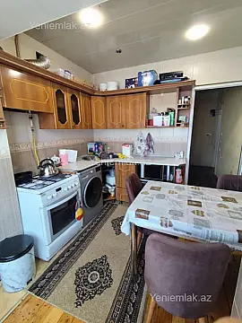 Satılır 4 otaqlı köhnə tikili 90 m²