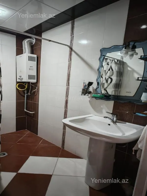 Satılır 3 otaqlı köhnə tikili 80 m²