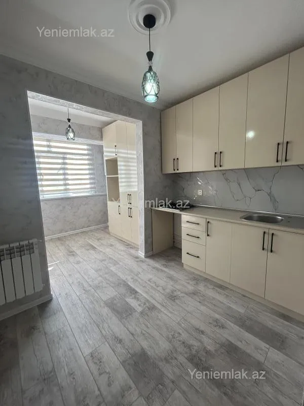 Satılır 2 otaqlı köhnə tikili 70 m²