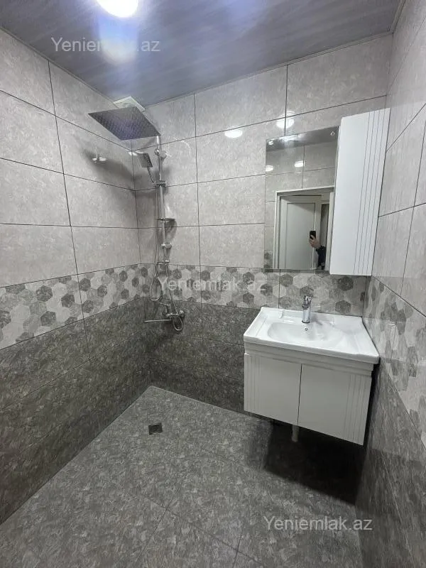 Satılır 2 otaqlı köhnə tikili 70 m²