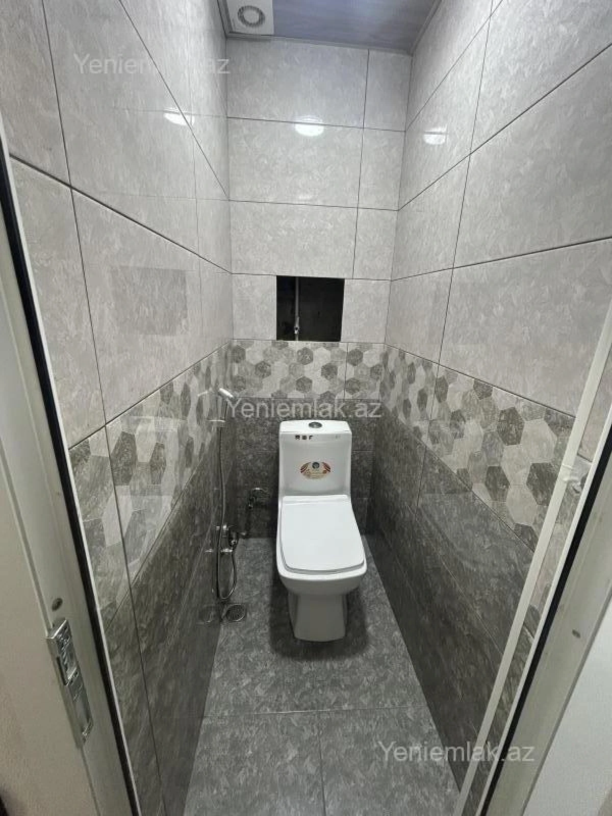 Satılır 2 otaqlı köhnə tikili 70 m²