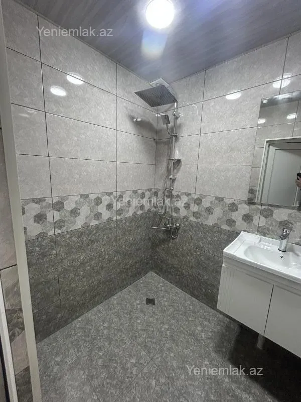 Satılır 2 otaqlı köhnə tikili 70 m²