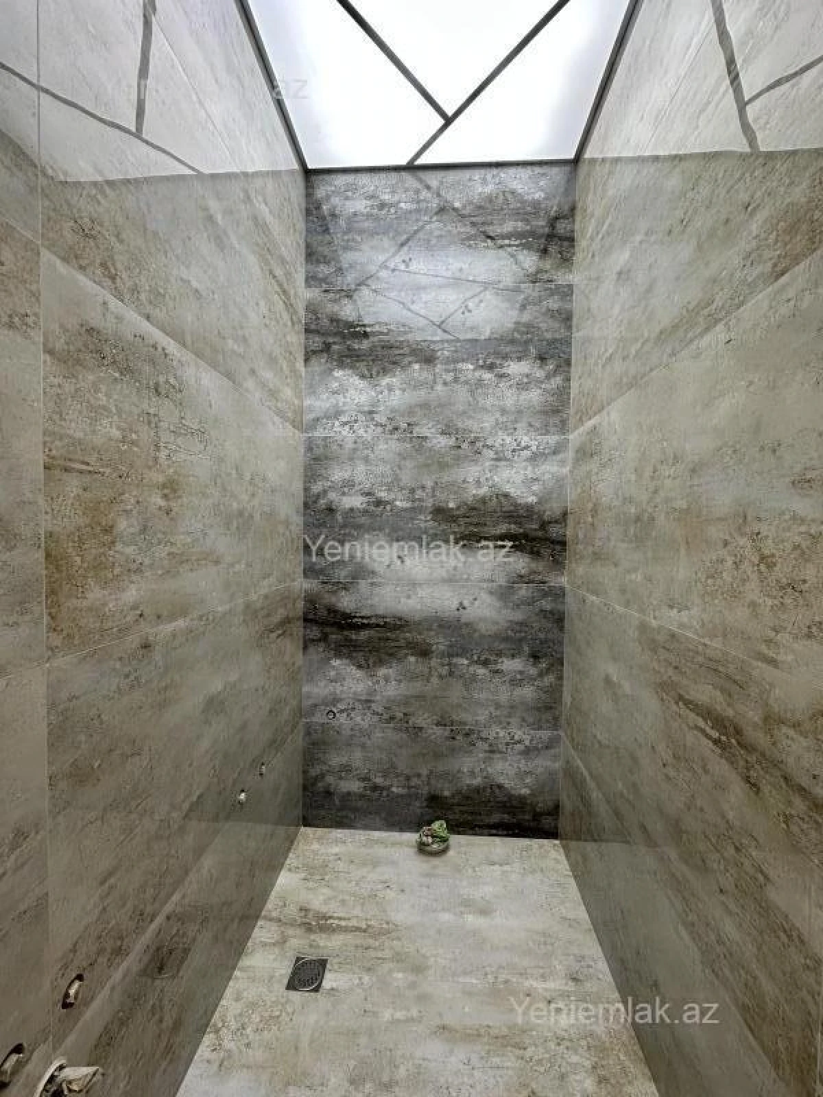 Satılır 3 otaqlı yeni tikili 107 m²