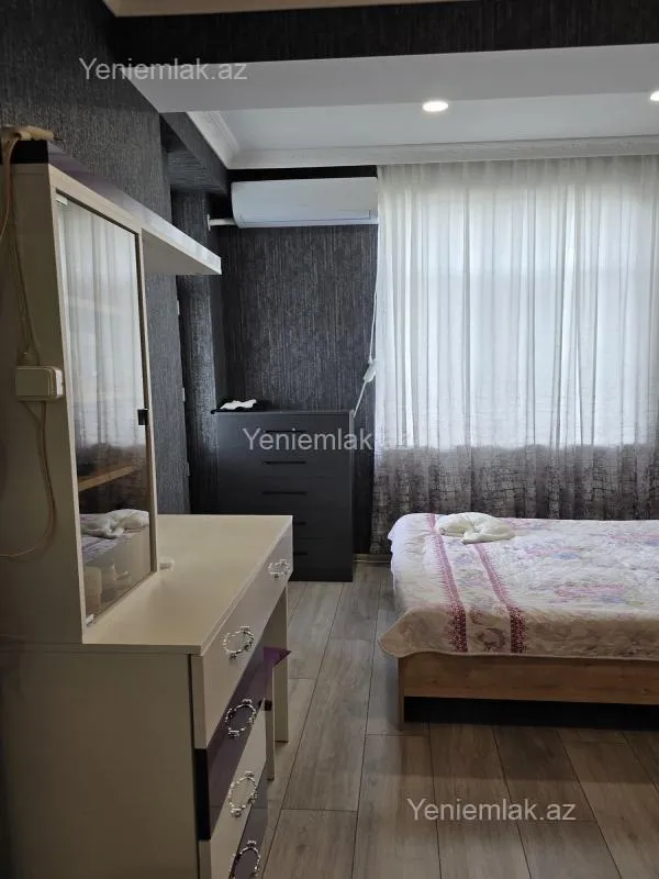 Satılır 3 otaqlı yeni tikili 75 m²