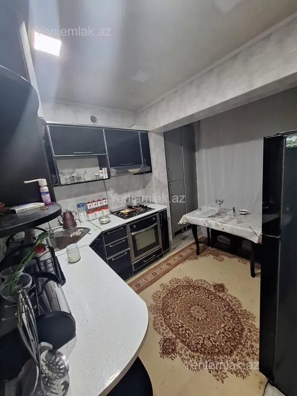 Satılır 2 otaqlı köhnə tikili 60 m²