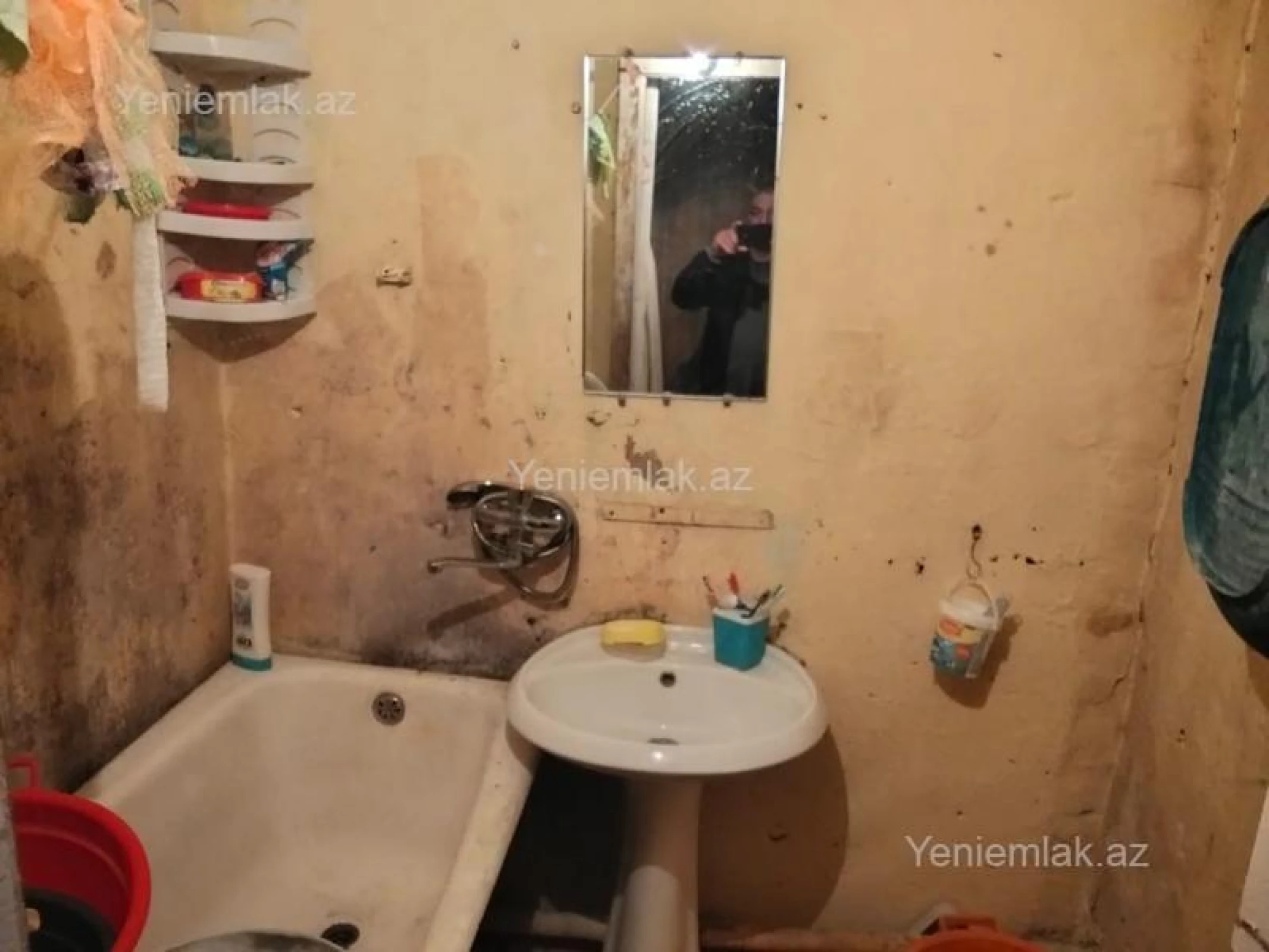 Satılır 2 otaqlı köhnə tikili 60 m²