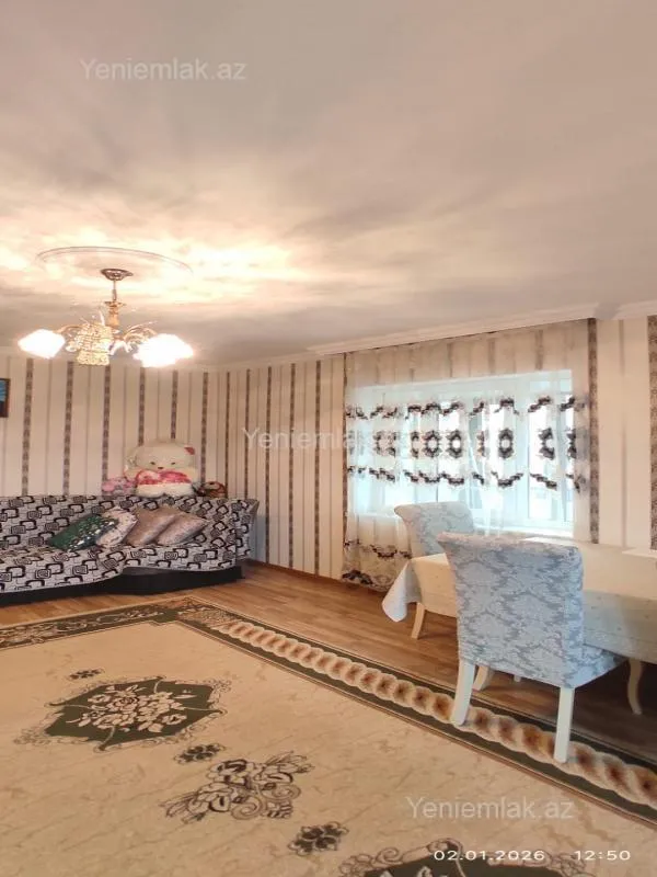 Satılır 2 otaqlı köhnə tikili 54 m²