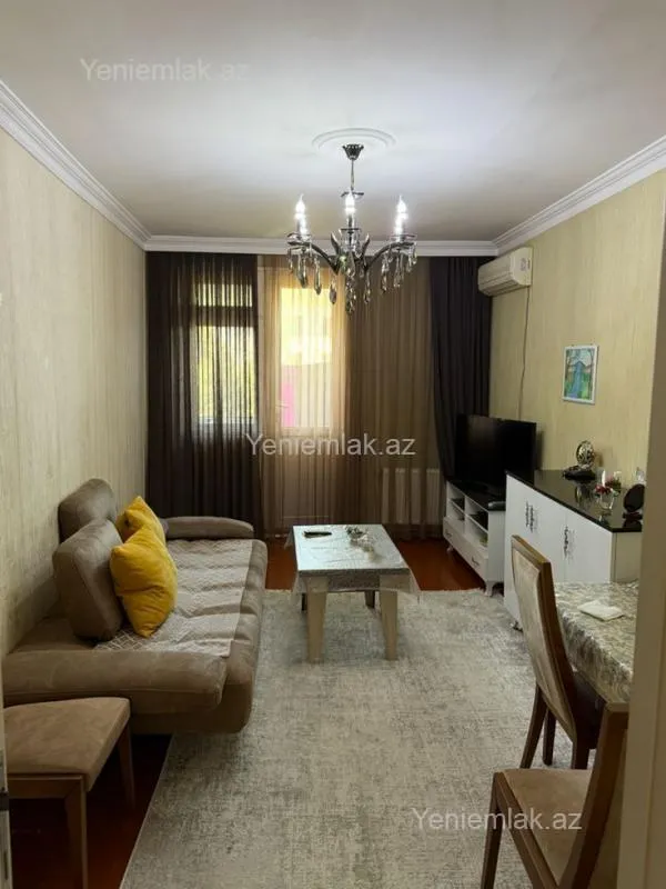 Satılır 2 otaqlı köhnə tikili 50 m²