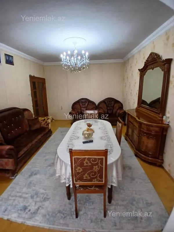 Satılır 4 otaqlı köhnə tikili 90 m²