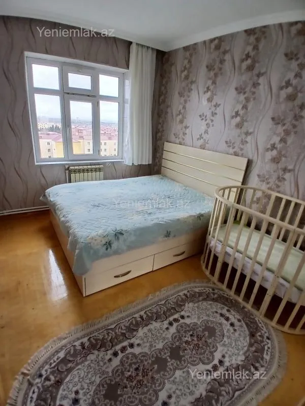 Satılır 4 otaqlı köhnə tikili 90 m²