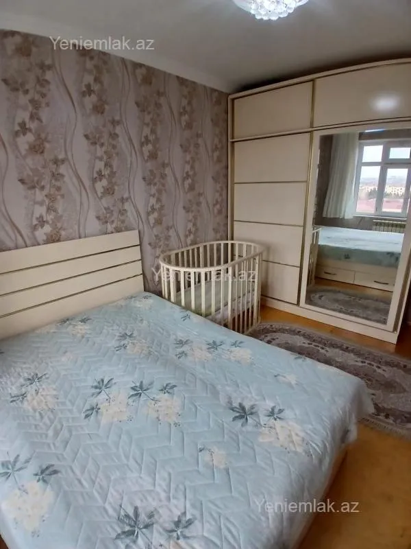 Satılır 4 otaqlı köhnə tikili 90 m²