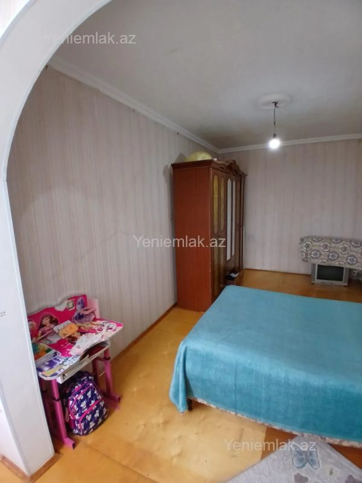 Satılır 4 otaqlı köhnə tikili 90 m²