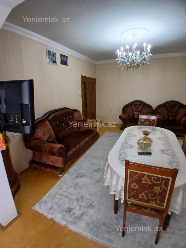 Satılır 4 otaqlı köhnə tikili 90 m²