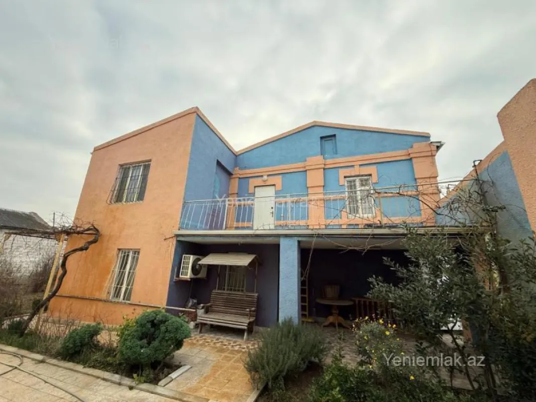 Satılır 5 otaqlı həyət evi 172 m²