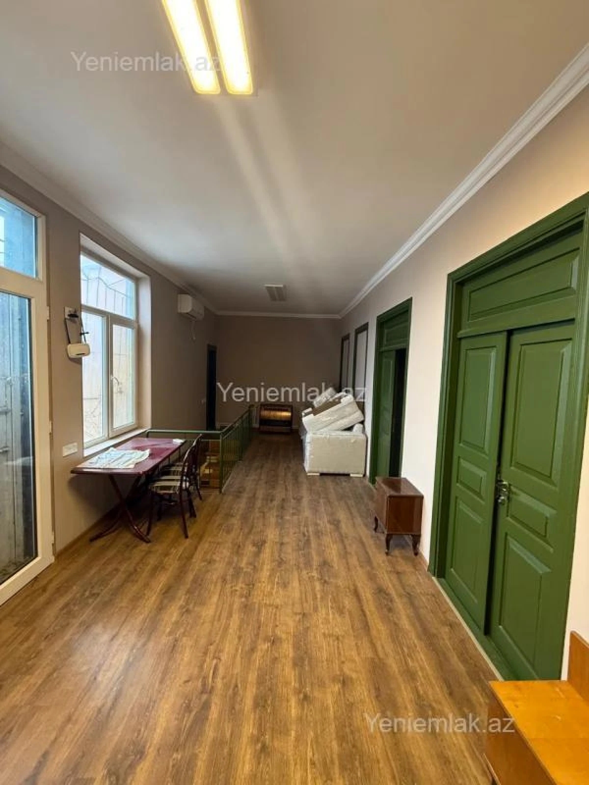 Satılır 5 otaqlı həyət evi 172 m²
