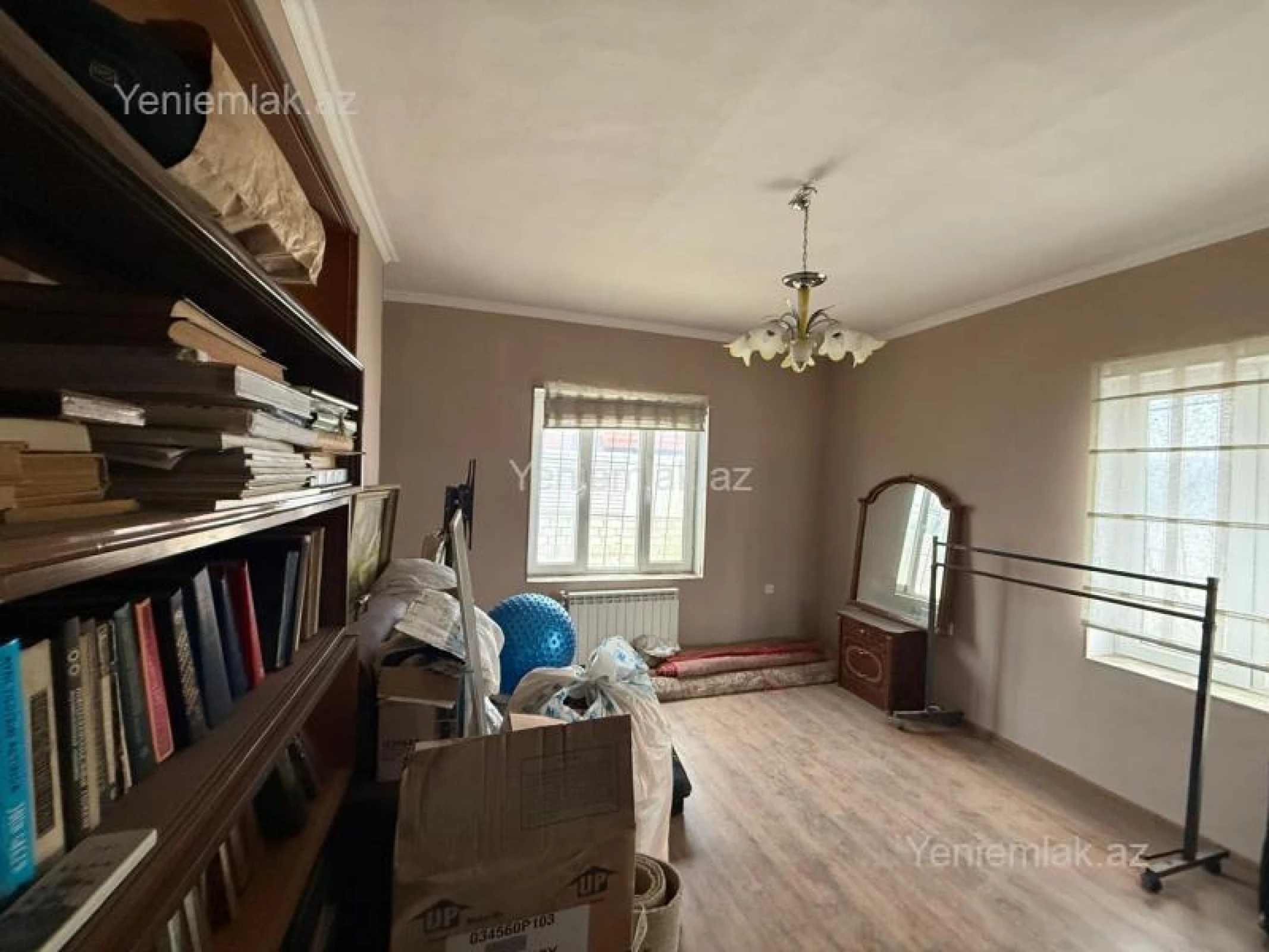 Satılır 5 otaqlı həyət evi 172 m²