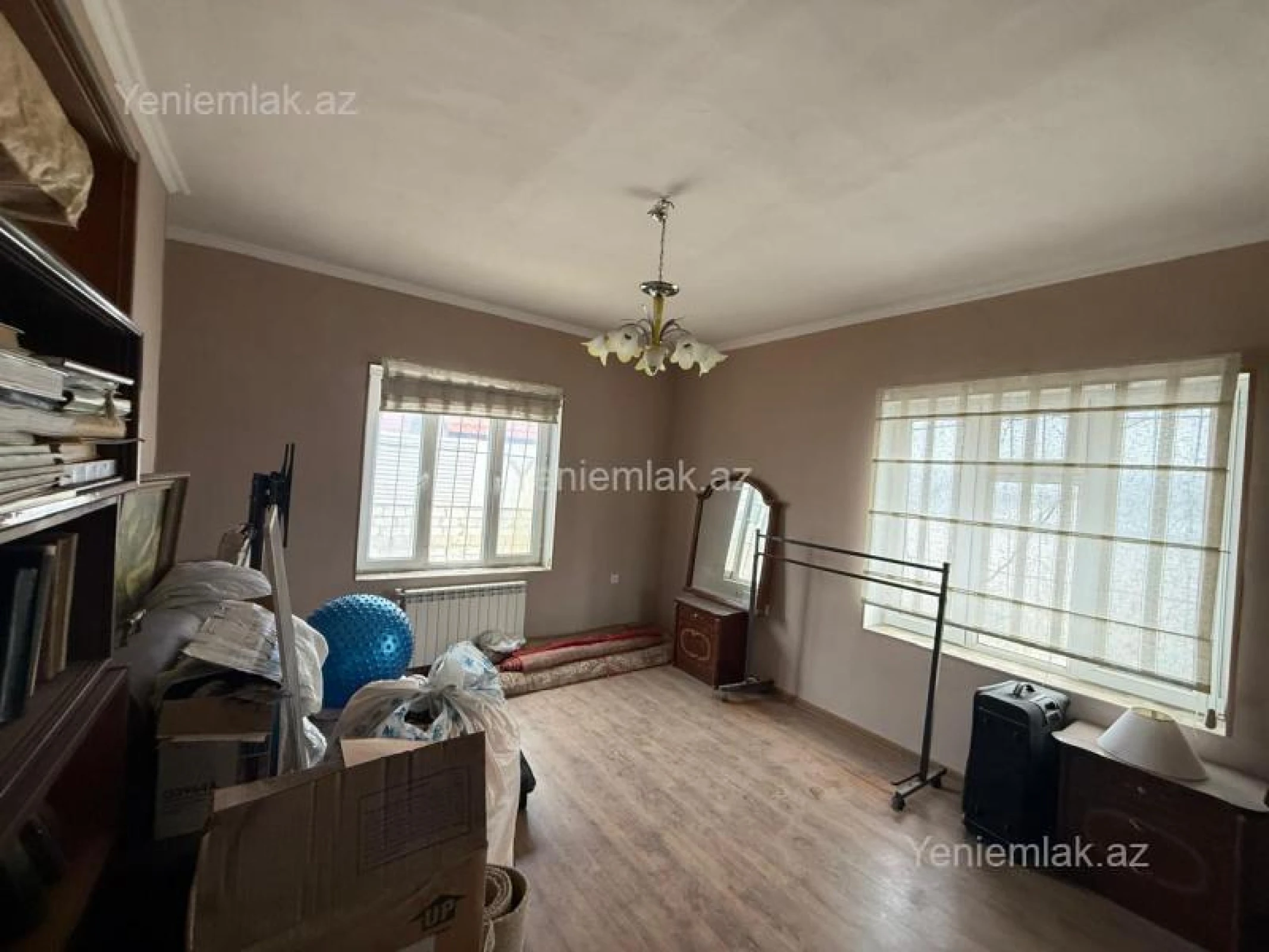 Satılır 5 otaqlı həyət evi 172 m²