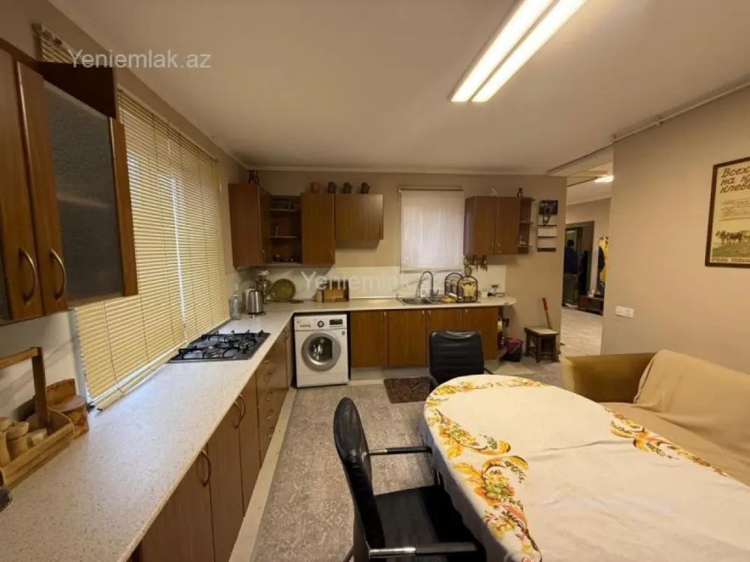 Satılır 5 otaqlı həyət evi 172 m²