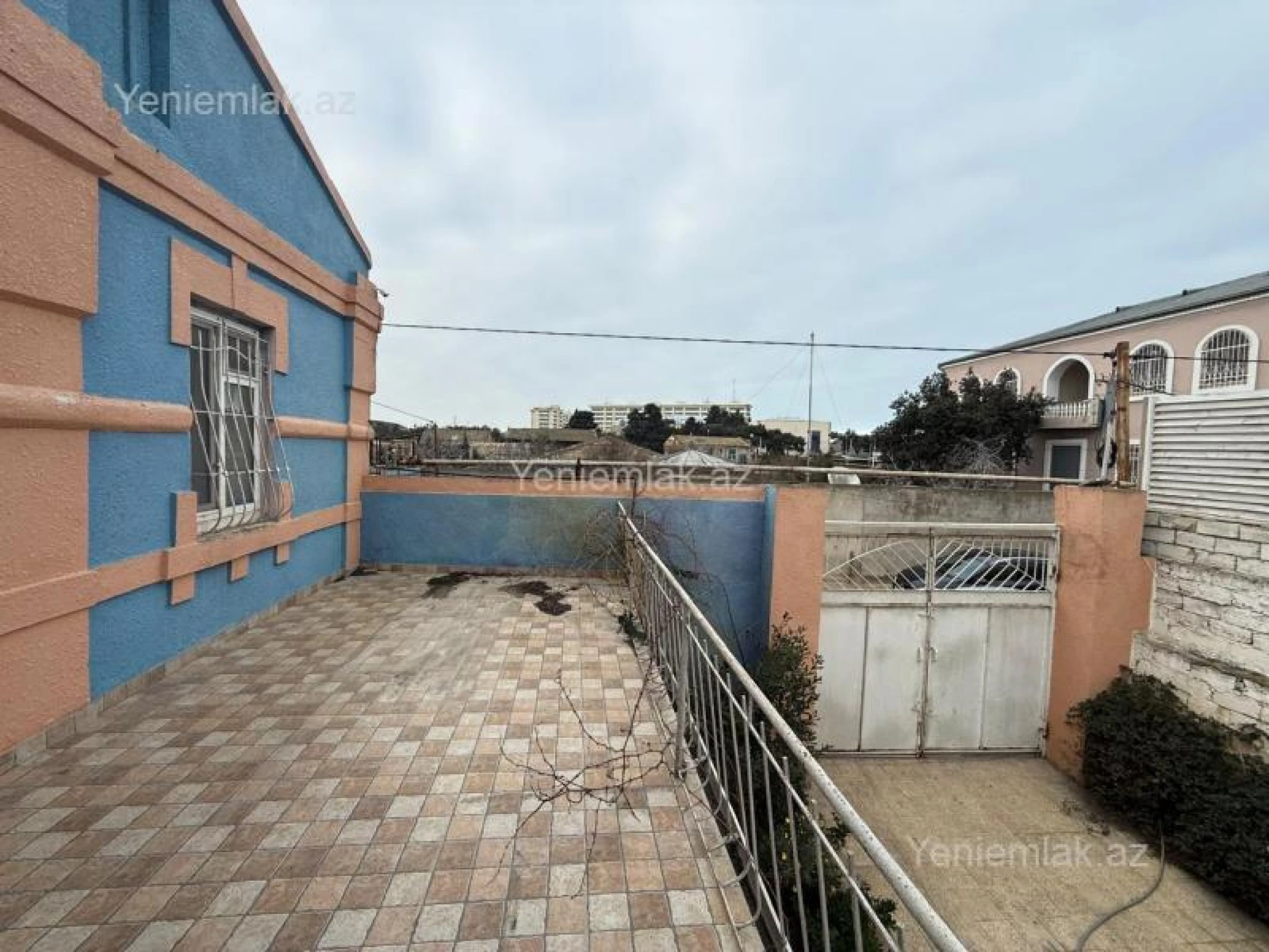 Satılır 5 otaqlı həyət evi 172 m²