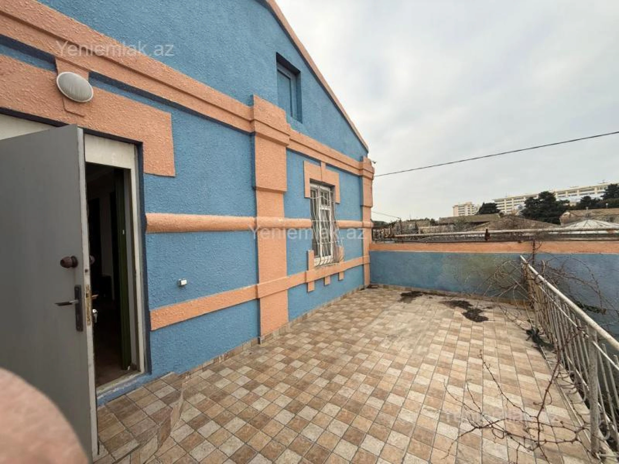 Satılır 5 otaqlı həyət evi 172 m²