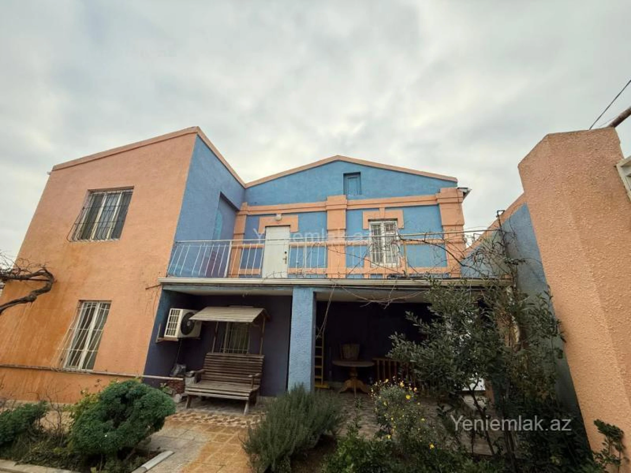 Satılır 5 otaqlı həyət evi 172 m²