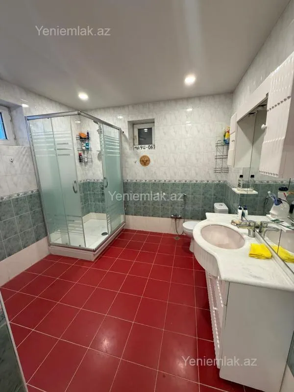Satılır 5 otaqlı həyət evi 172 m²