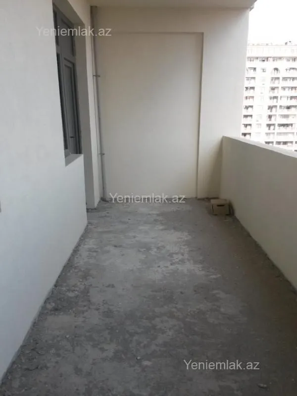 Satılır 3 otaqlı yeni tikili 130 m²