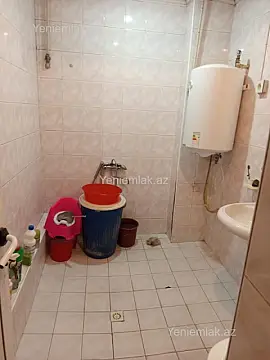 Satılır 3 otaqlı köhnə tikili 60 m²