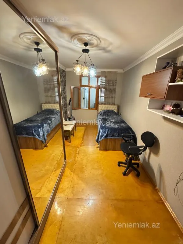 Satılır 3 otaqlı köhnə tikili 72 m²