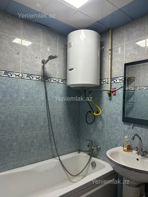 Satılır 2 otaqlı köhnə tikili 45 m²