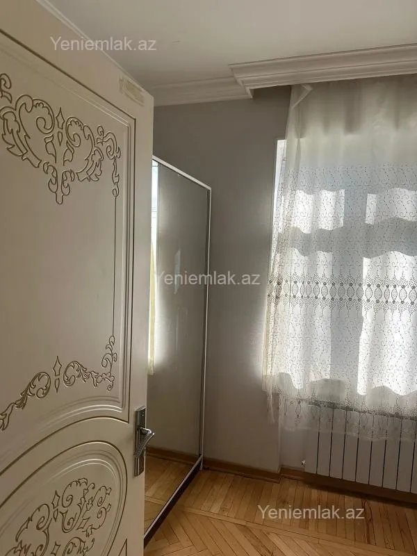 Satılır 2 otaqlı köhnə tikili 45 m²