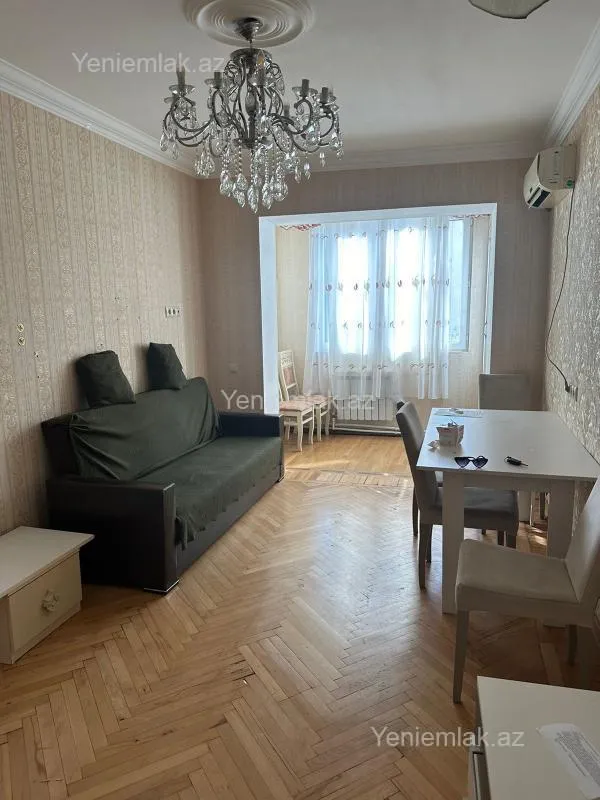 Satılır 2 otaqlı köhnə tikili 45 m²