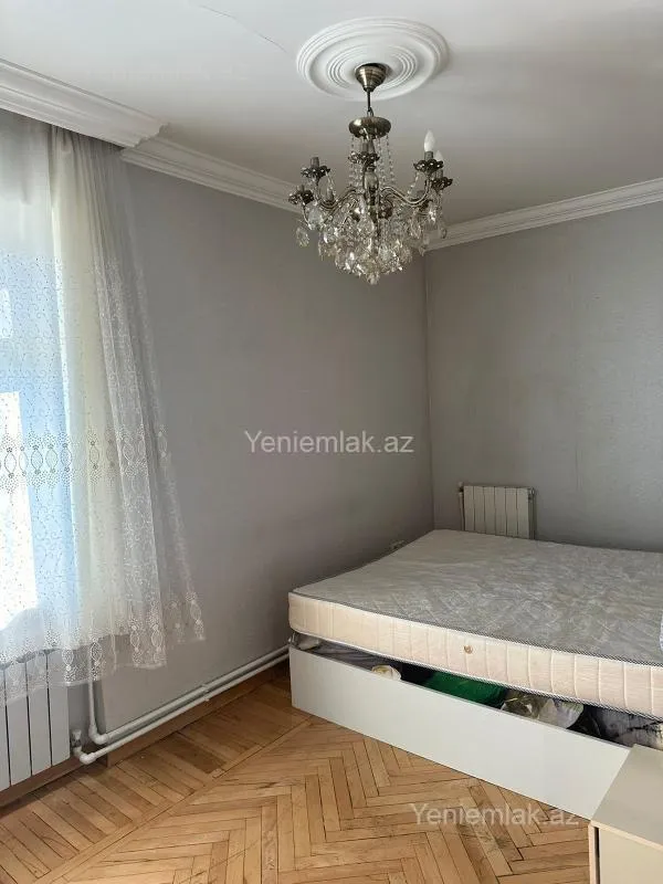 Satılır 2 otaqlı köhnə tikili 45 m²