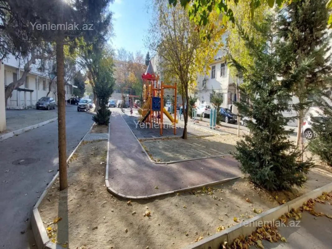 Satılır 2 otaqlı köhnə tikili 45 m²