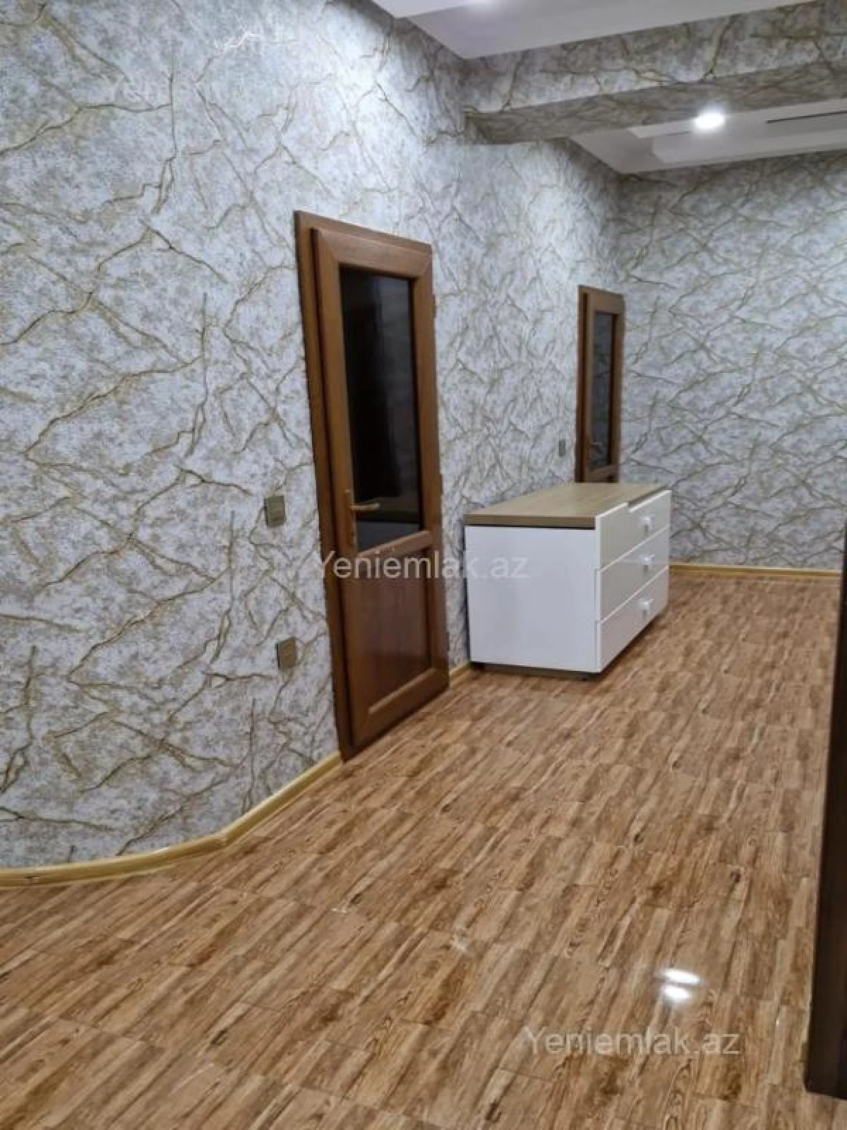 Satılır 3 otaqlı yeni tikili 141 m²
